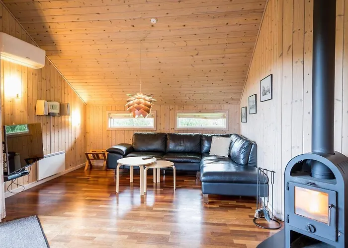 Secluded Cozy In Skaven-by Traum *